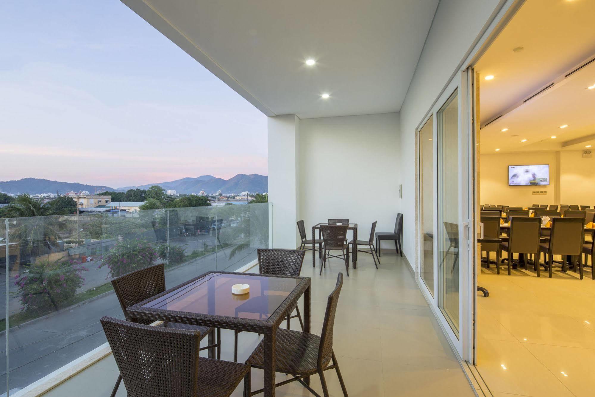 Dendro Gold Hotel Nha Trang Exterior foto